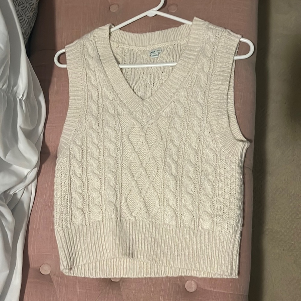 Aerie sweater vest